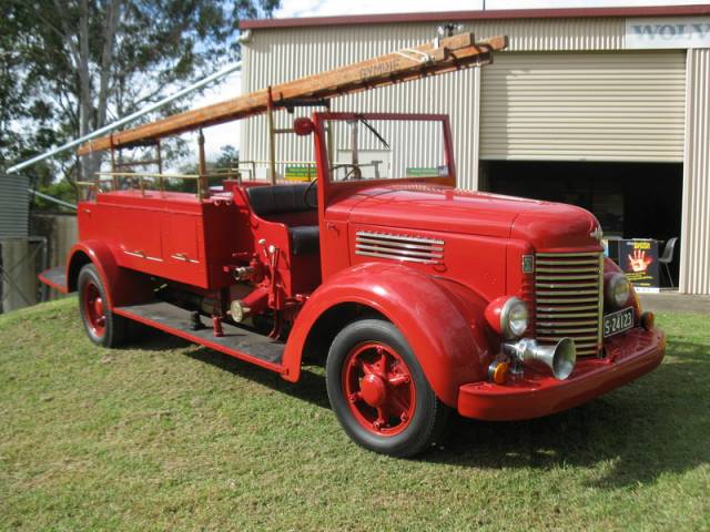 Fire Trucks - Historic Commercial Vehicle Club of Australia