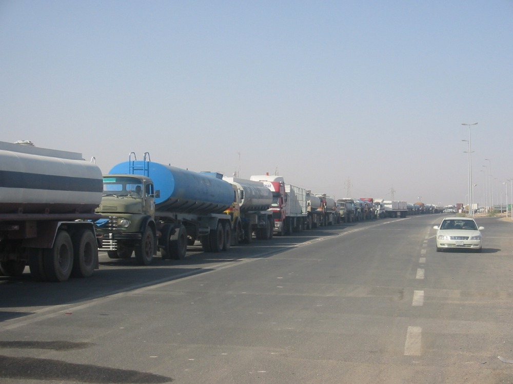 Iraq convoy2 (2018_06_04 00_43_49 UTC).JPG